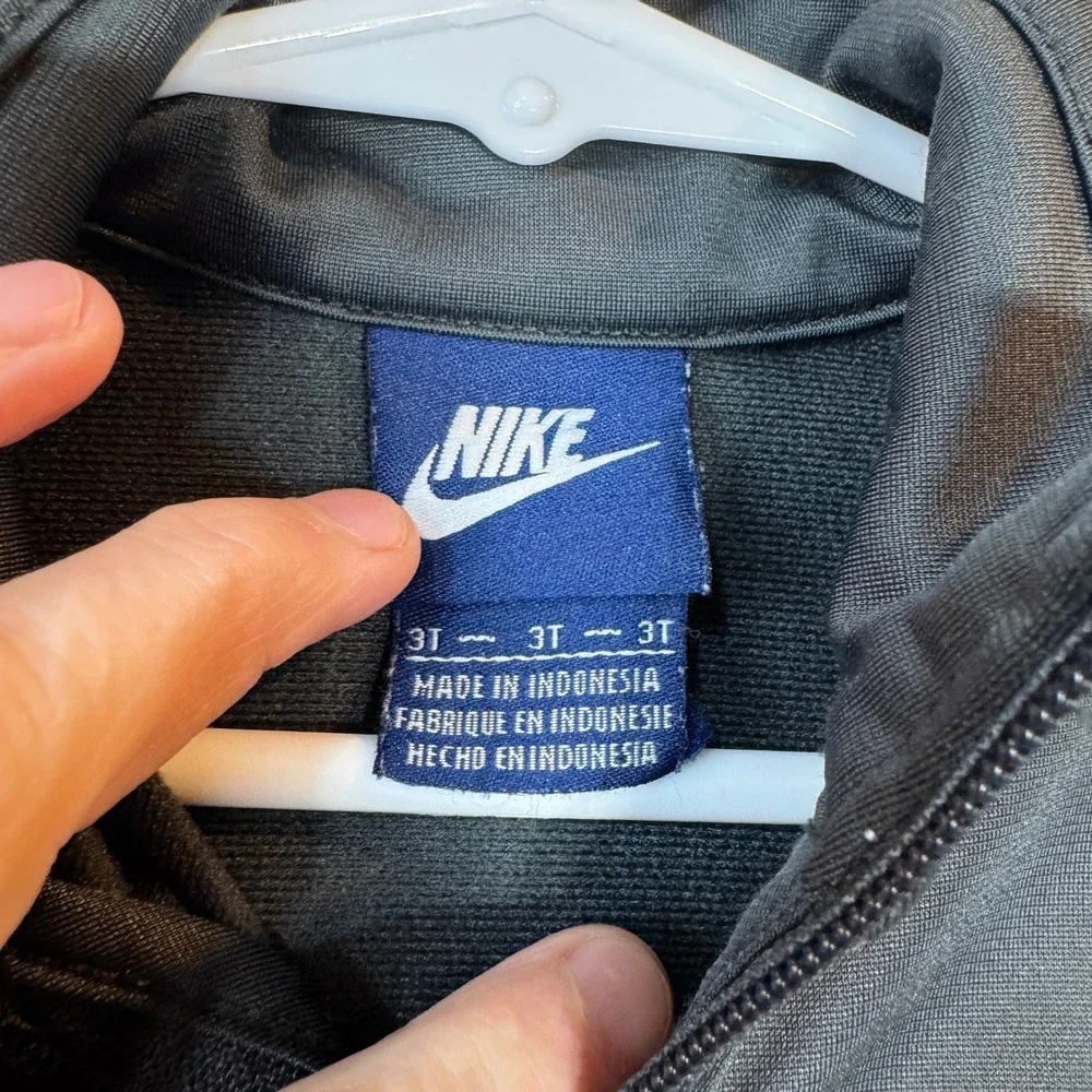 Nike Track Jacket Kids 3T Gray White‎ Swoosh Zip Up Activewear Performance Wear